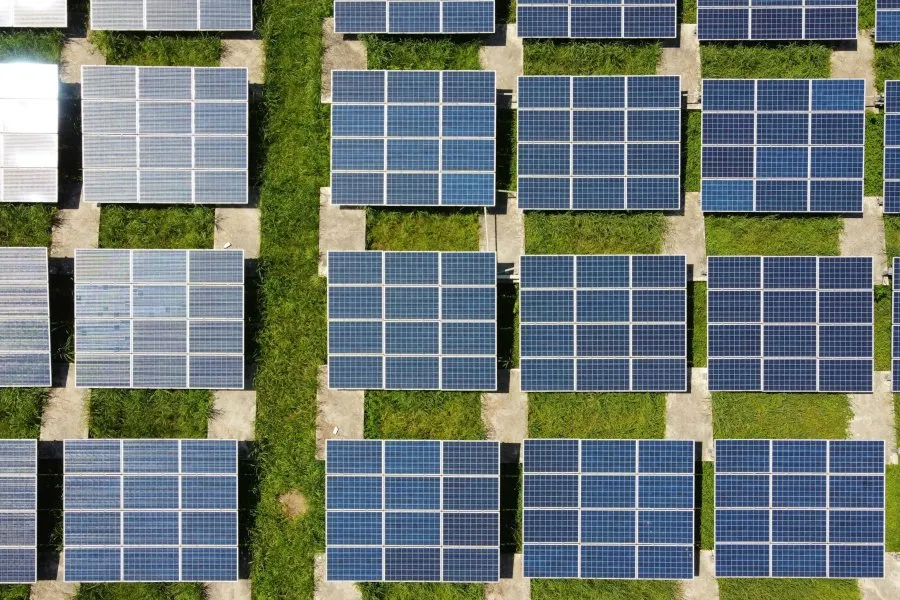 BOLLETTA ELETTRICA: RINNOVABILI ED EFFICIENZA ENERGETICA Syenergia